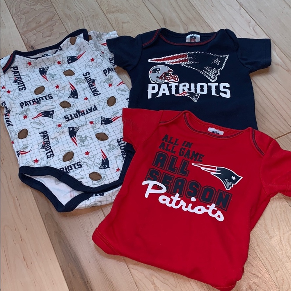 Patriots onesies! 🏈